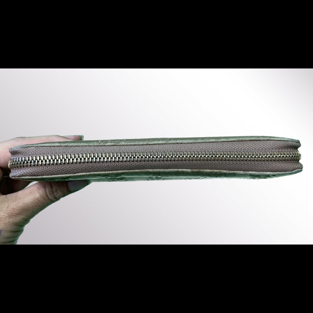 **SOLD**Gucci GG Guccissima Zippy Wallet** - Picture 5 of 7